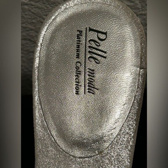 Pelle Moda Women's Crystal Bling Thong Leather Sandals – Size 9 - Picture 4 of 13